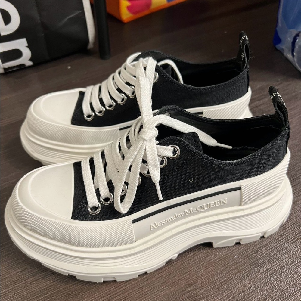 Alexander McQueen Black and White Chunky Platform Sneakers - Picture 2 of 7